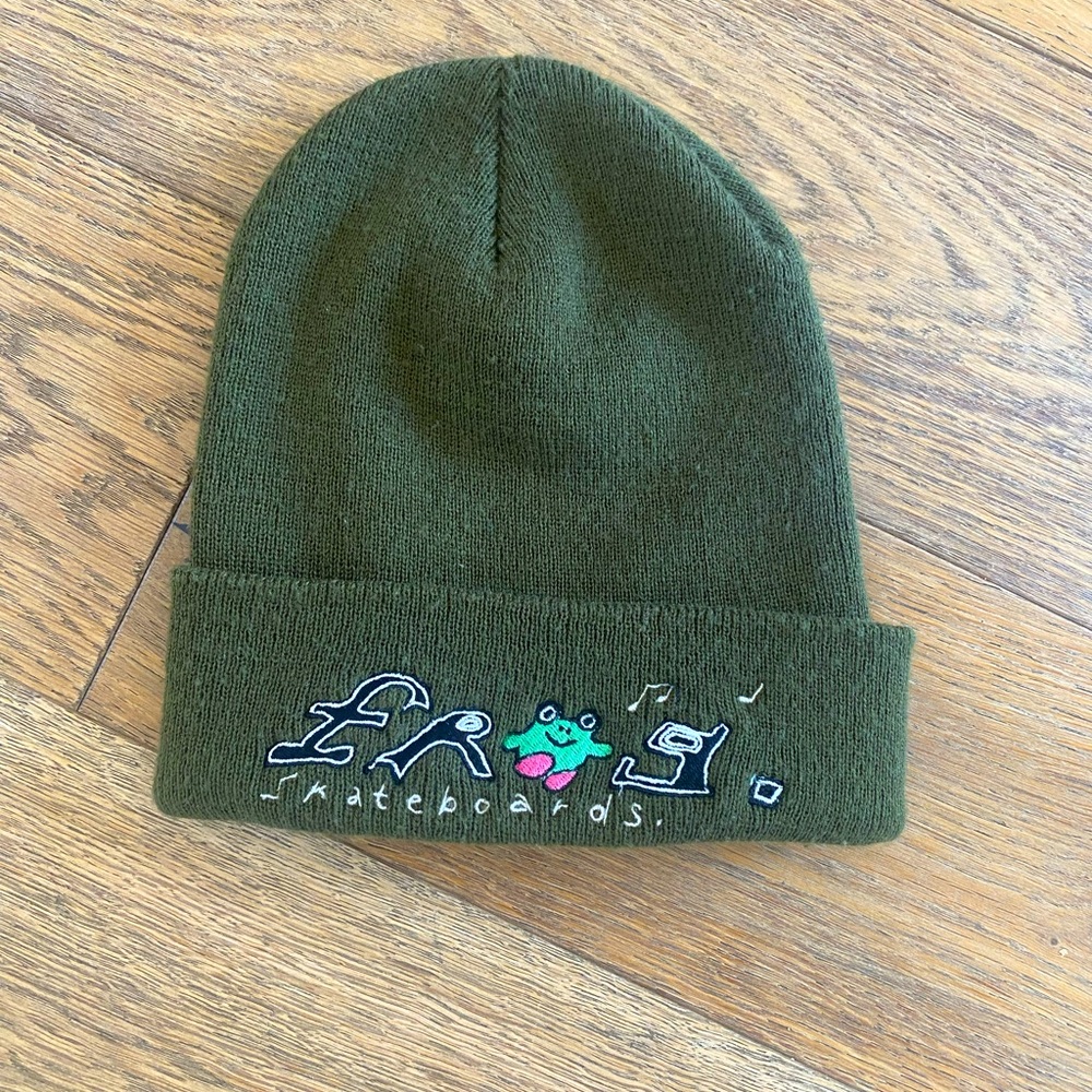Frog, Happy Dirty Beanie in Green